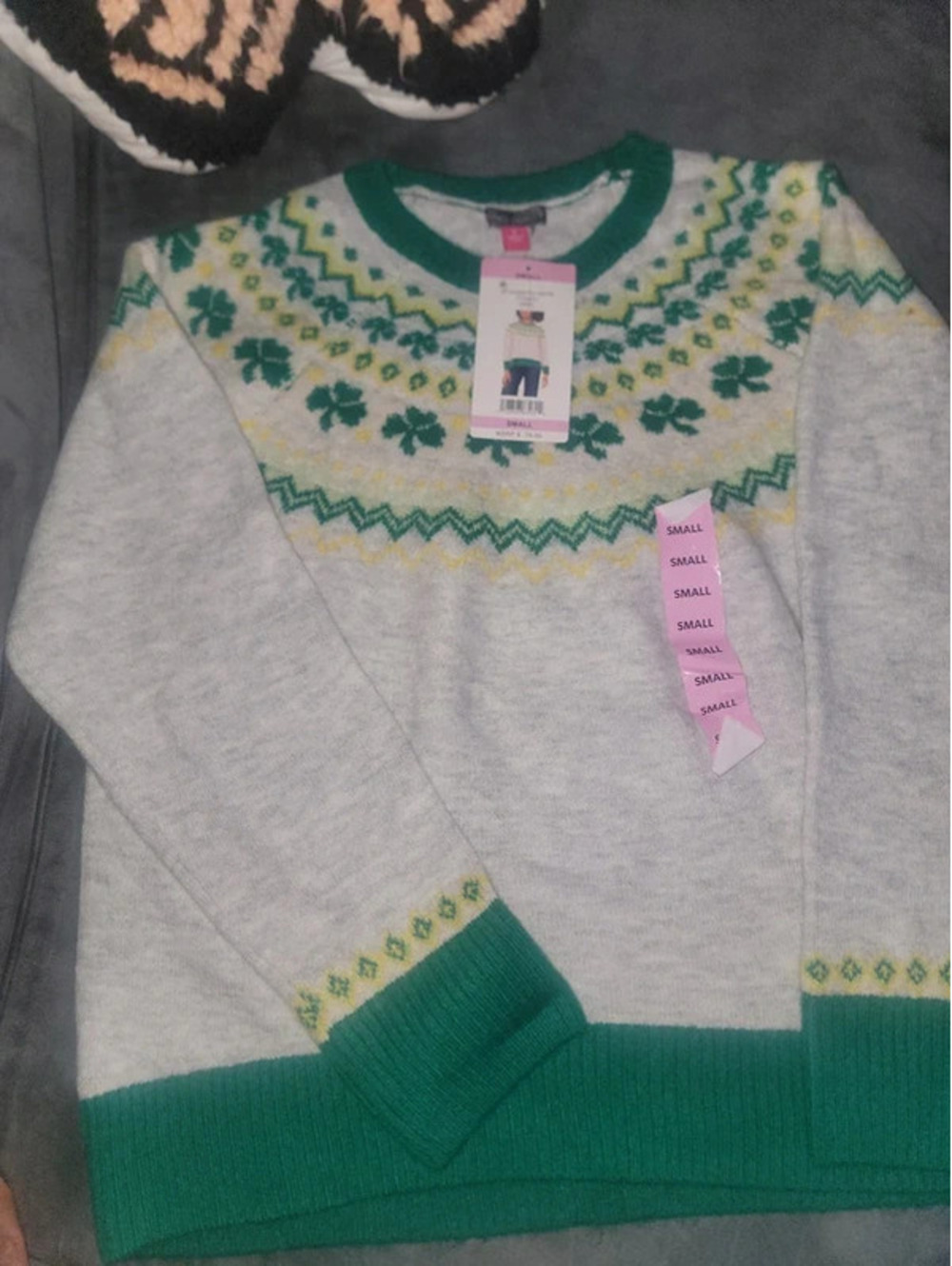 Vince camuto St Paddys day sweater size small
